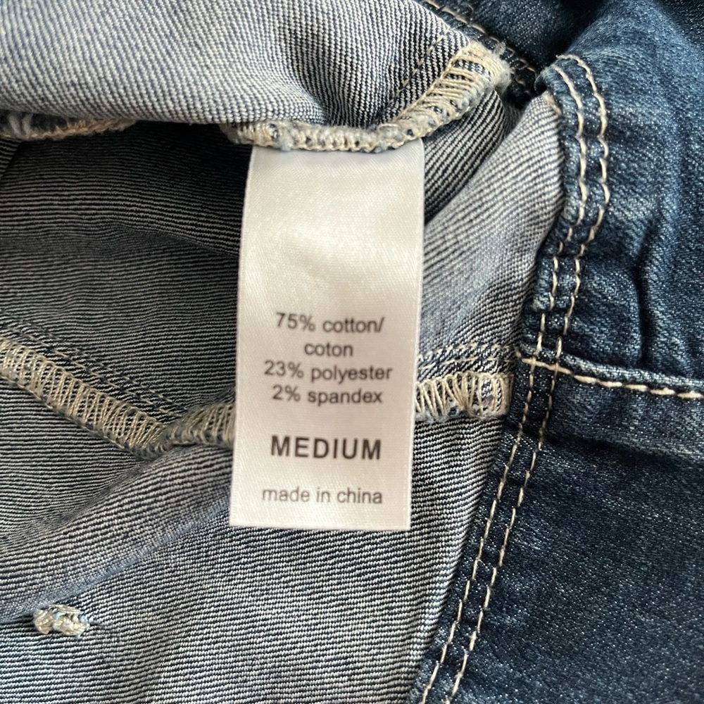 Maurices Denim Distressed Jacket with Button Details Women’s Size Medium - Picture 11 of 15